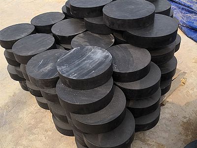 伊金霍洛板式橡胶支座由若干层橡胶片与薄钢板经加压硫化